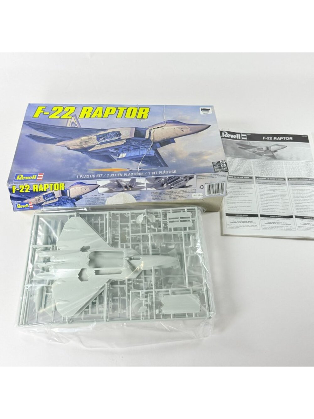 Revell F-22 Raptor Plastic Model Kit Level 5 1:72 Scale Craft Aircraft